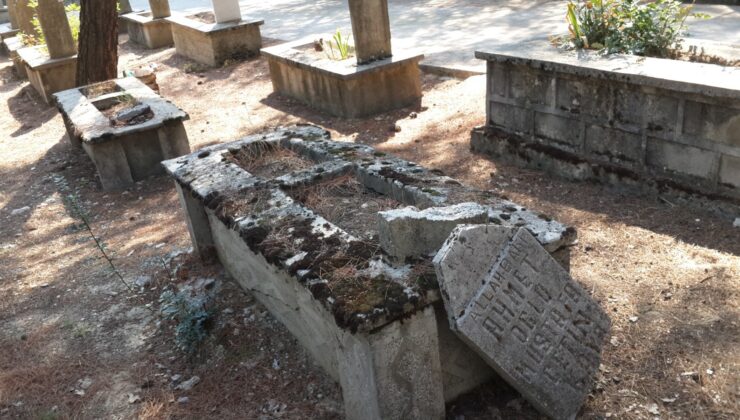 DEFALARCA ONARILAN MEZAR TAŞLARIN KIRILMASI VATANDAŞI ÇİLEDEN ÇIKARDI