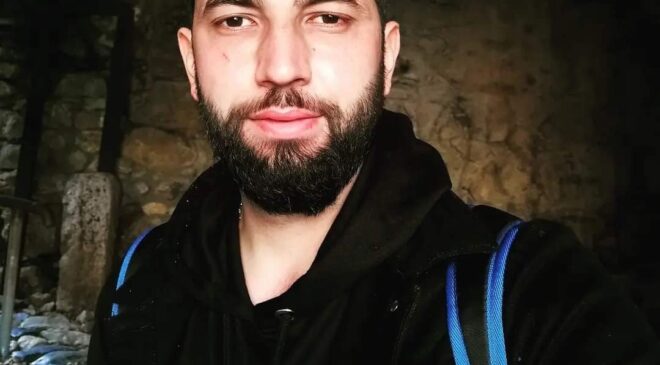 İKİ OTOMOBİL KAFA KAFAYA ÇARPIŞTI: 1 ÖLÜ, 2 YARALI