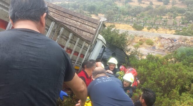 Sanatçı İbrahim Tatlıses, Bodrum’da geçirdiği trafik kazasında araçta sıkıştı