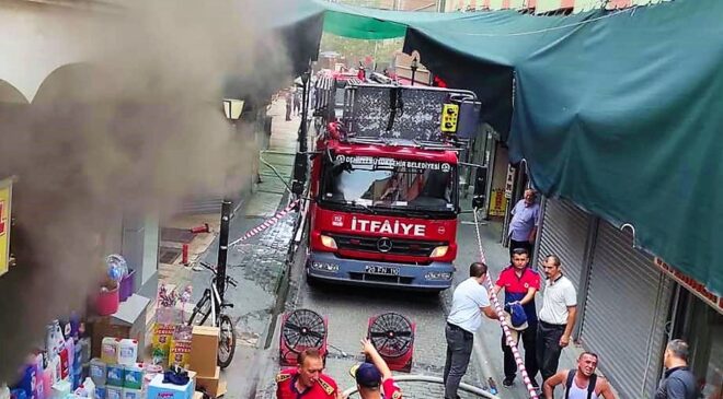TARİHİ ÇARŞIDAKİ ÇIKAN YANGIN KORKUTTU