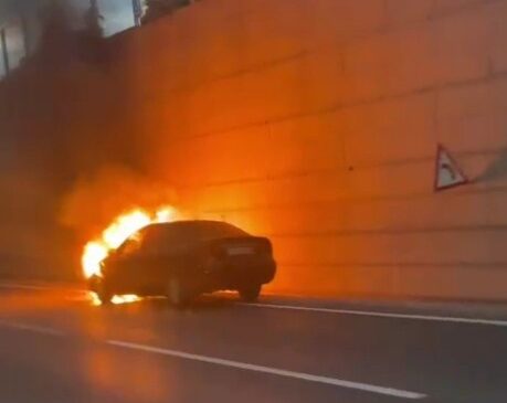 SEYİR HALİNDEKİ OTOMOBİL ALEV TOPUNA DÖNDÜ