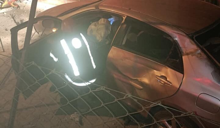 50 metre fren yapan otomobil bahçeye uçtu