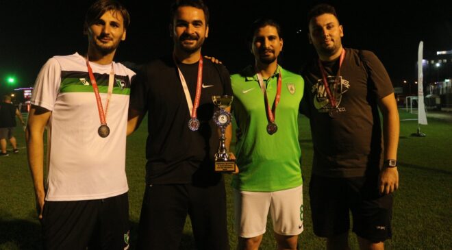 ŞAMPİYONLAR ÖDÜLLERİNİ ALDI