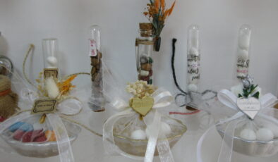 DÜĞÜN HEDİYELİKLERİ RAFLARDA KALDI