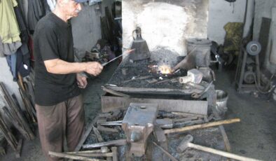 YARIM ASIRLIK MESLEK AŞKI