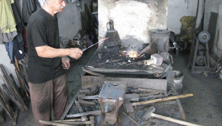 YARIM ASIRLIK MESLEK AŞKI