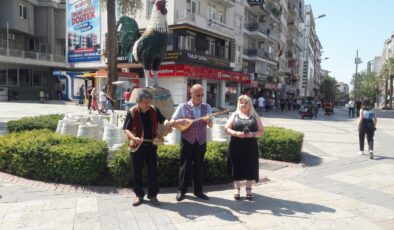 GRUP EGE’DEN ÇINAR MEYDANINDA MİNİ KONSER