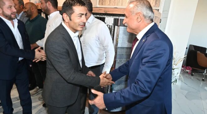 LAVİNYA PERDE KAPILARINI AÇTI