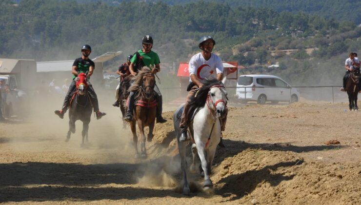 GELENEKSEL RAHVAN AT YARIŞLARI SONA ERDİ