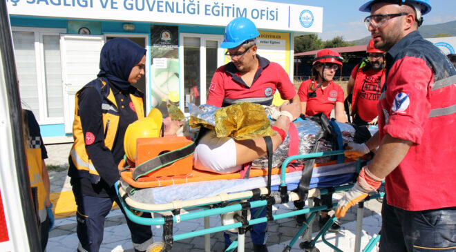 Denizli’de deprem tatbikatı gerçeği aratmadı