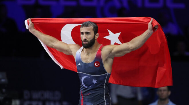 DÜNYA ŞAMPİYONASI’NDA ALTIN MADALYA