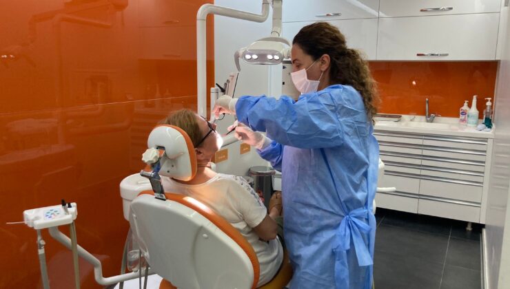 HEM KLİNİKTE HEM TARLADA ÇALIŞIYOR