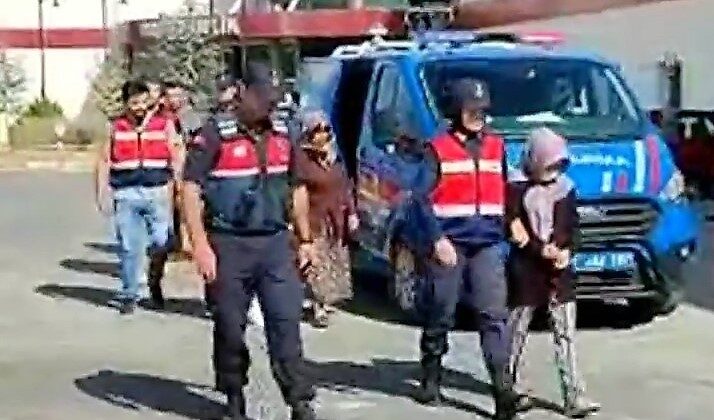 ANNESİNİN 5 KOMŞUSUNU SOYDU