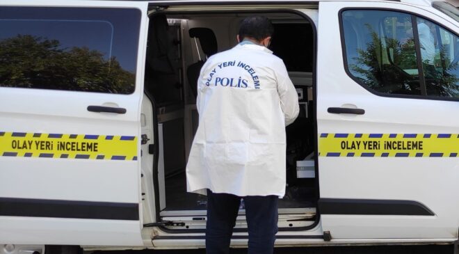 Parkta oynarken 20 metrelik yokuştan yuvarlanan çocuk hayatını kaybetti