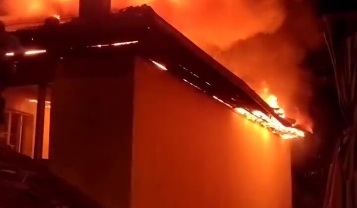 METRUK BİNA ALEV ALEV YANDI