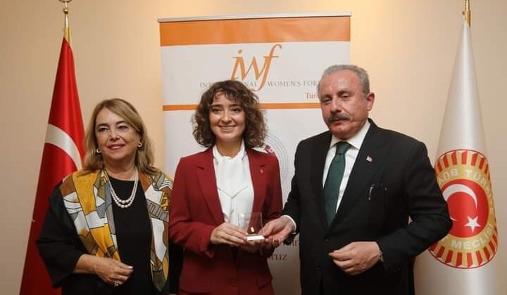 KAYMAKAM ŞENOĞLU ‘KADIN LİDER’ SEÇİLDİ