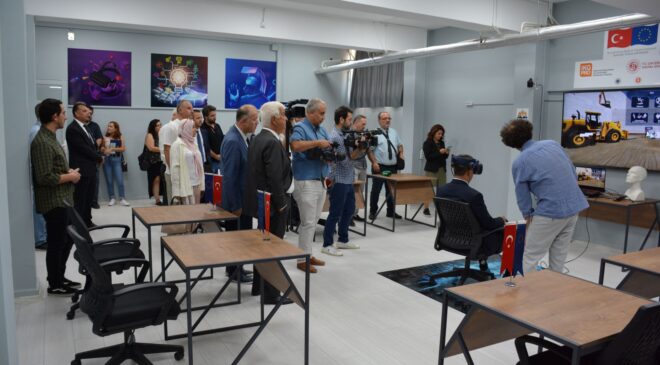 SANAL GERÇEKLİK EĞİTİM SINIFI AÇILDI