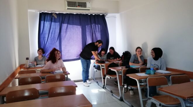 KURSLARDA DA ZİL ÇALDI