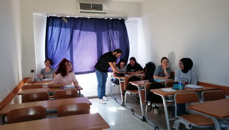 KURSLARDA DA ZİL ÇALDI