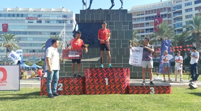 DENİZLİLİ ATLETLER BİN SPORCUYU GEÇEREK KÜRSÜYE ÇIKTI