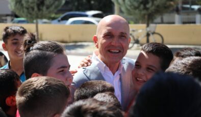 BAŞKAN ÖZBAŞ’A ÖĞRENCİLERDEN SEVGİ SELİ