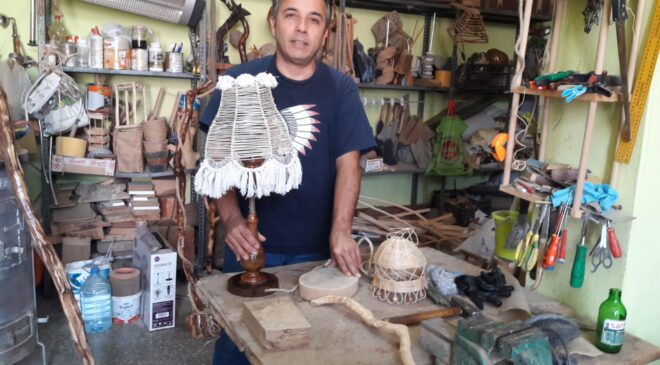 MESLEĞİNİ HOBİSİ İLE BİRLEŞTİRDİ