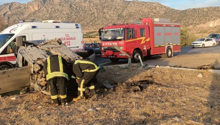 TAKLA ATAN OTOMOBİL ŞARAMPOLDE TERS DÖNDÜ: 2 YARALI