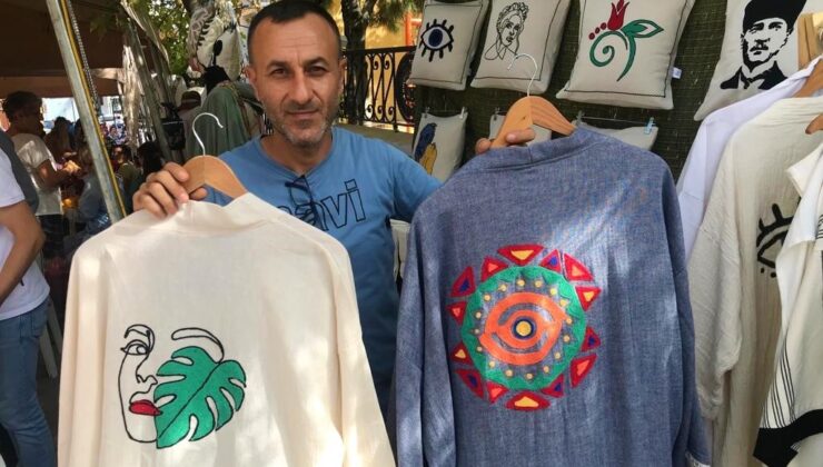 148 YILLIK MAKİNASIYLA SANATINI İCRA EDİYOR