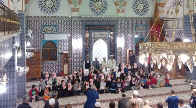 Denizli’de Mevlit kandilinde camiler doldu