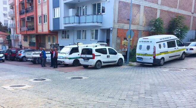 Geceyi beraber geçirdiği arkadaşları sabah saatlerinde cansız bedeniyle karşılaştı