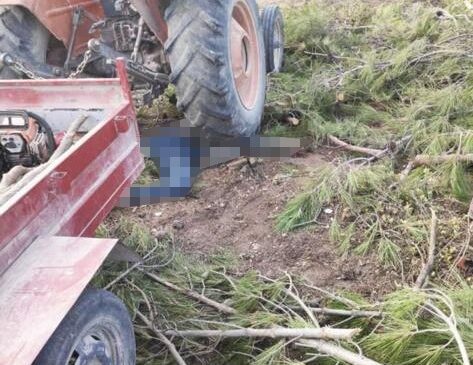 TRAKTÖRÜ DURDURMAK İSTERKEN CANINDAN OLDU