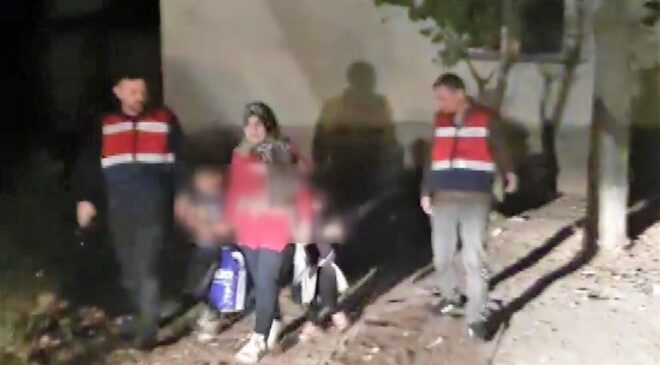 Öz çocuklarını kaçırıp, sevgilisine eski kocasından fidye istetti