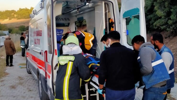 YUVARLANAN ARAÇTAKİ 2 KİŞİ YARALANDI