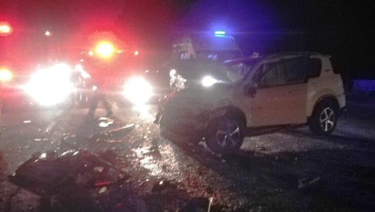 ABİ KARDEŞ KAZADA HAYATINI KAYBETTİ