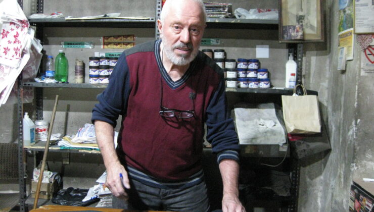 KIYAFETLERE RENK KATIYOR