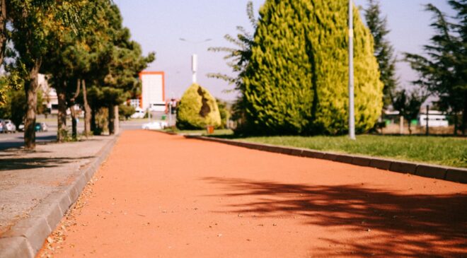 1200 EVLER MAHALLESİ’NDE YÜRÜYÜŞ YOLU YENİLENDİ