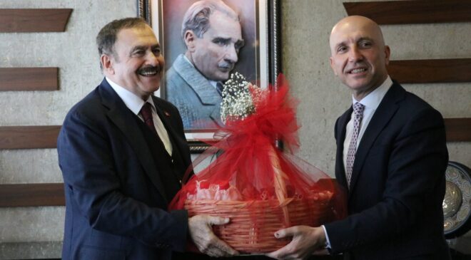ESKİ BAKAN EROĞLU’NDAN ÖZBAŞ’A ÖVGÜ