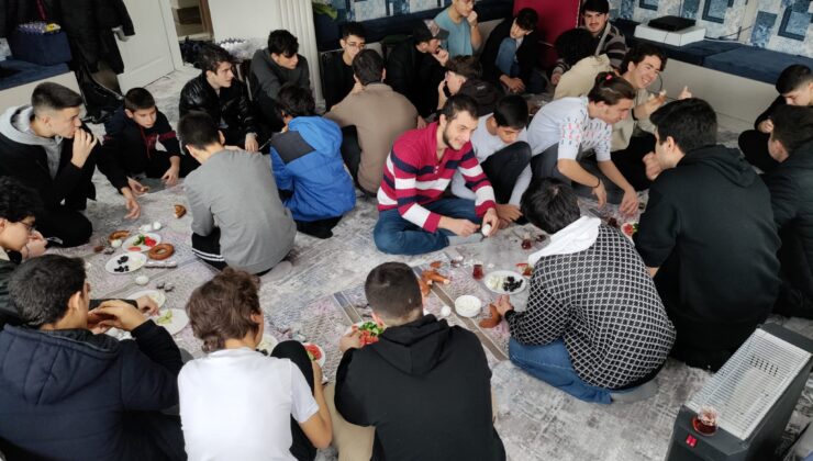 AGD’Lİ GENÇLER ARA DÖNEM KAMPINDA BULUŞTU