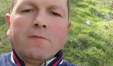 Devrilen traktörün altında kalan 4 çocuk babası çiftçi hayatını kaybetti