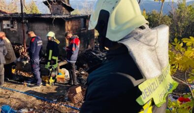 YAŞLI KADIN ALEVLERİN ARASINDA CAN VERDİ