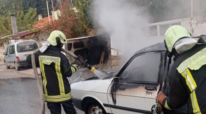 OTOMOBİL ATEŞ TOPUNA DÖNDÜ 