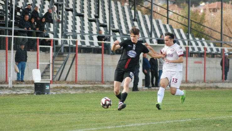 ÇAL BELEDİYESPOR EVİNDE RAHAT KAZANDI