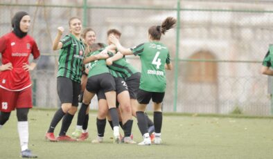 <strong>Horozkent’in kızları puan ile dönüyor</strong>