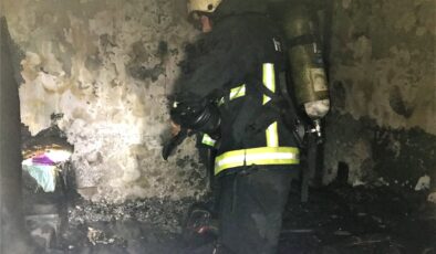 <strong>Dumanların arasında kalan yaşlı adam hayatını kaybetti</strong>