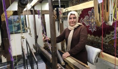 ATA MESLEĞİNİ İLMEK İLMEK DOKUYARAK YAŞATIYOR