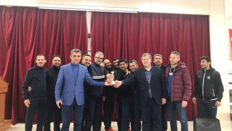 <strong>İlk ve son mezunlar geleneksel pilav gününde buluştu</strong>