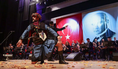 ATA’NIN SEVDİĞİ ŞARKILARI 160 KİŞİLİK DEV KORO SESLENDİRECEK