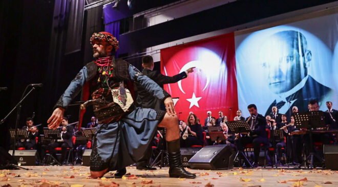 ATA’NIN SEVDİĞİ ŞARKILARI 160 KİŞİLİK DEV KORO SESLENDİRECEK