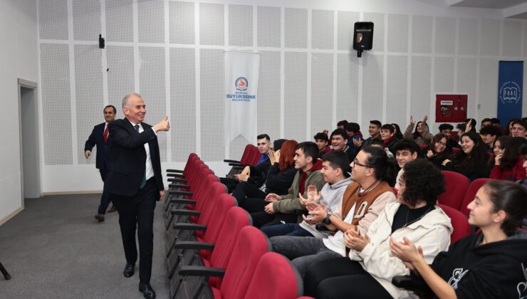 GENÇ DENİZLİ SOHBETLERİ DEVAM EDİYOR