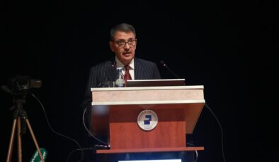 GENÇLİK VE İNANÇ EĞİTİMLERİ SEMPOZYUMU YAPILDI